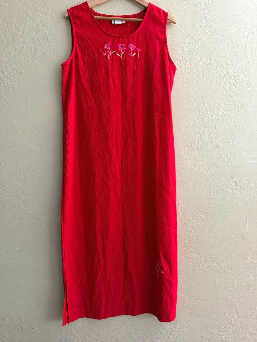 Vintage Sleeveless Red Maxi Dress with Embroidered Flowers